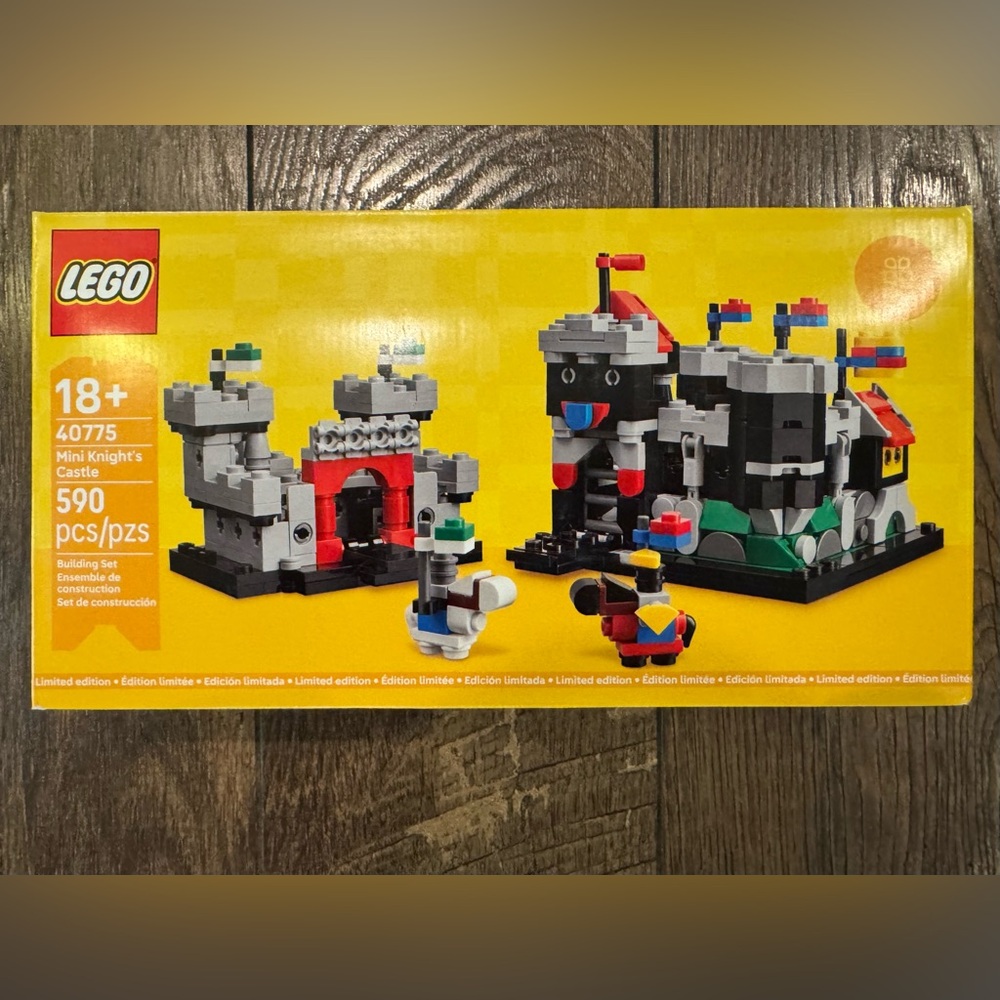 Brand New/Never Opened - LEGO Mini Knight’s Castle
